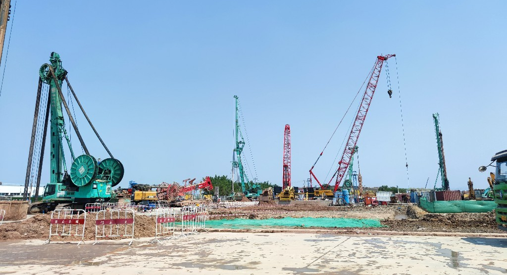 金泰抓鉆銑設備馬力全開，匯戰“羊城花冠”白云機場T3航站樓