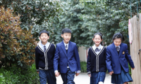 校服之美潤澤童心&mdash;&mdash;河南省七所中小學(xué)校陸續(xù)開展&ldquo;美的第一課&rdquo;
