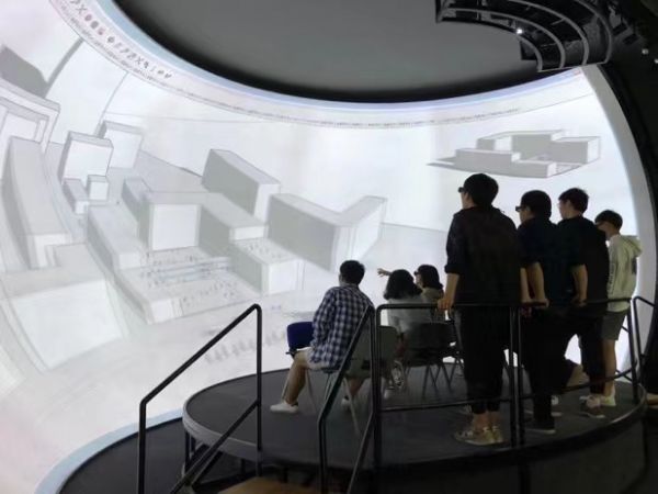 人們在房間里

低可信度描述已自動生成