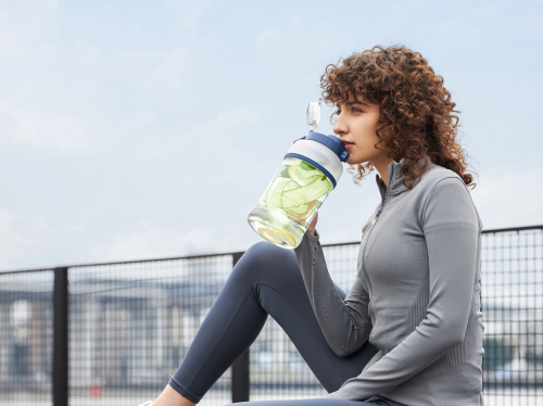 摩飛便攜榨汁桶新品上市，果汁鮮榨&快樂補(bǔ)水2in1，解鎖暢飲新姿勢(shì)！