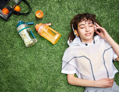 摩飛便攜榨汁桶：創意升級，雙蓋模式掀翻飲水新潮！