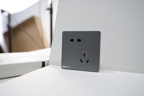 在競爭中發(fā)展，NVC雷士電工引領行業(yè)變革