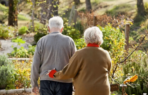 爸媽腰不好應該如何選床墊？