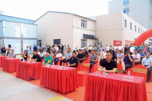 品案裝飾盛大開業 商裝界的大佬現身天津