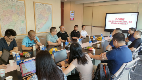 2023中國家裝百強(qiáng)榜調(diào)研組走進(jìn)百強(qiáng)裝企靚家居