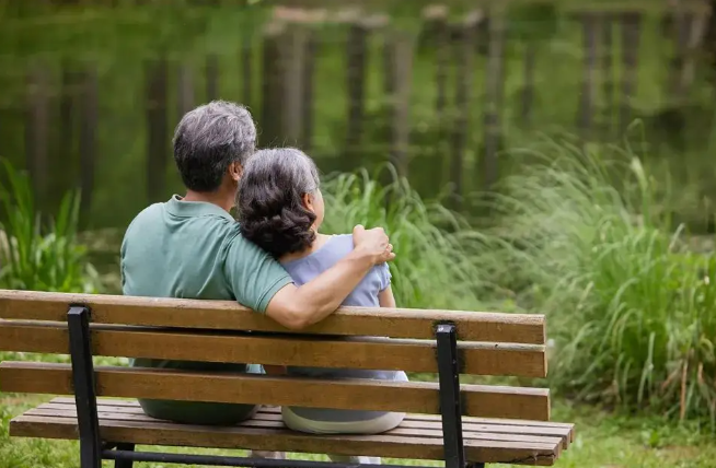 90后都開始規(guī)劃養(yǎng)老，平安盛世優(yōu)享出手，稅優(yōu)+分紅讓養(yǎng)老規(guī)劃穩(wěn)扎穩(wěn)打