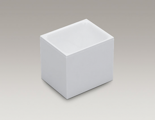 不挑布局的小浴室救星！科勒浴缸玲納，裝下高品質沐浴夢