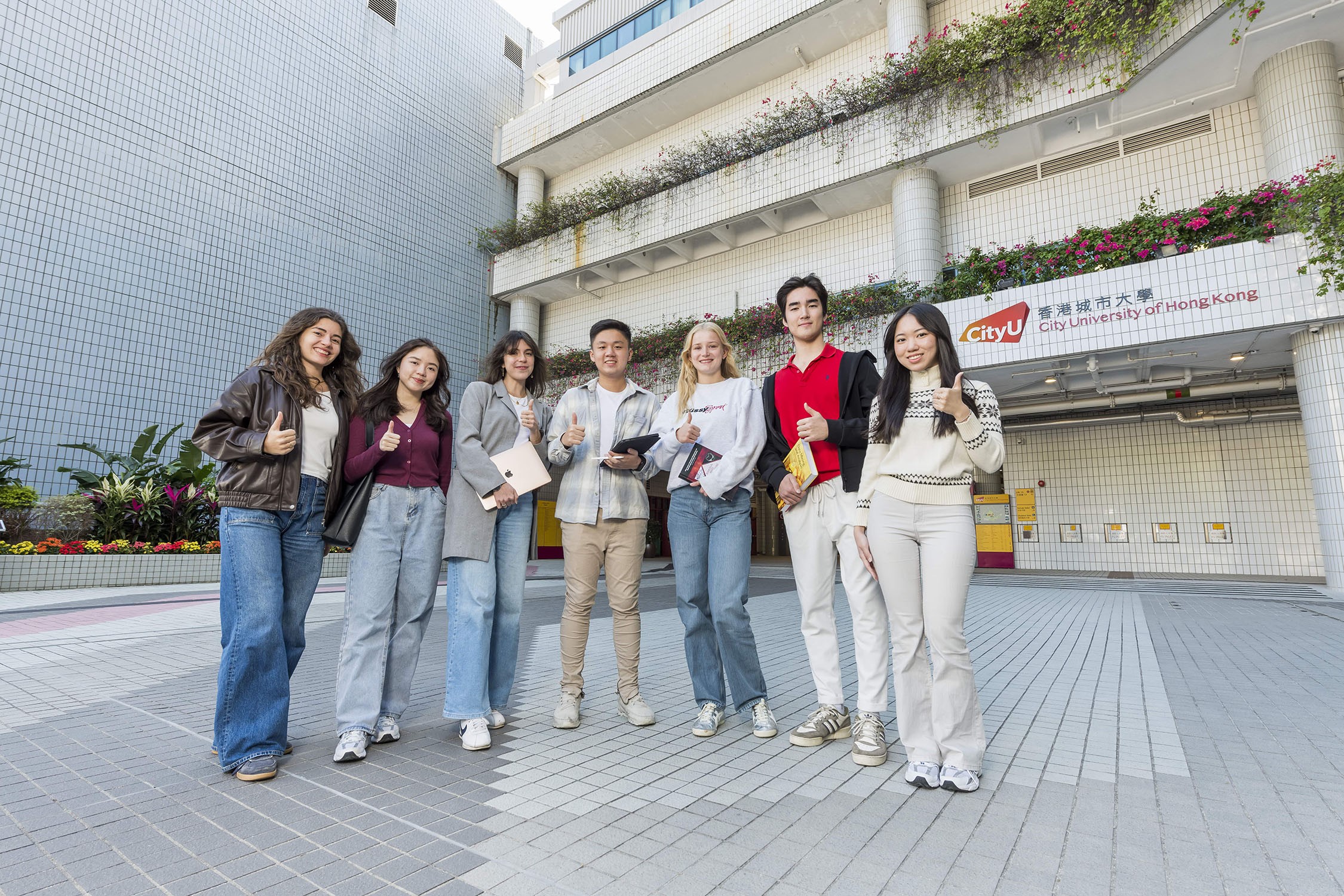 港城大MBA畢業(yè)生就業(yè)成果榮膺亞洲第一！精準(zhǔn)助力學(xué)生應(yīng)對就業(yè)市場挑戰(zhàn)