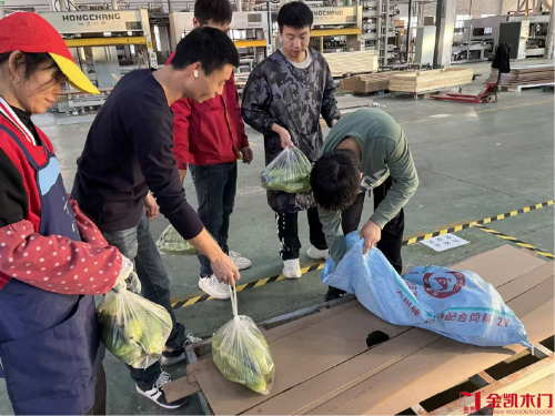 浙江金凱門業：深秋玉米遞暖意，守護每一位堅守者