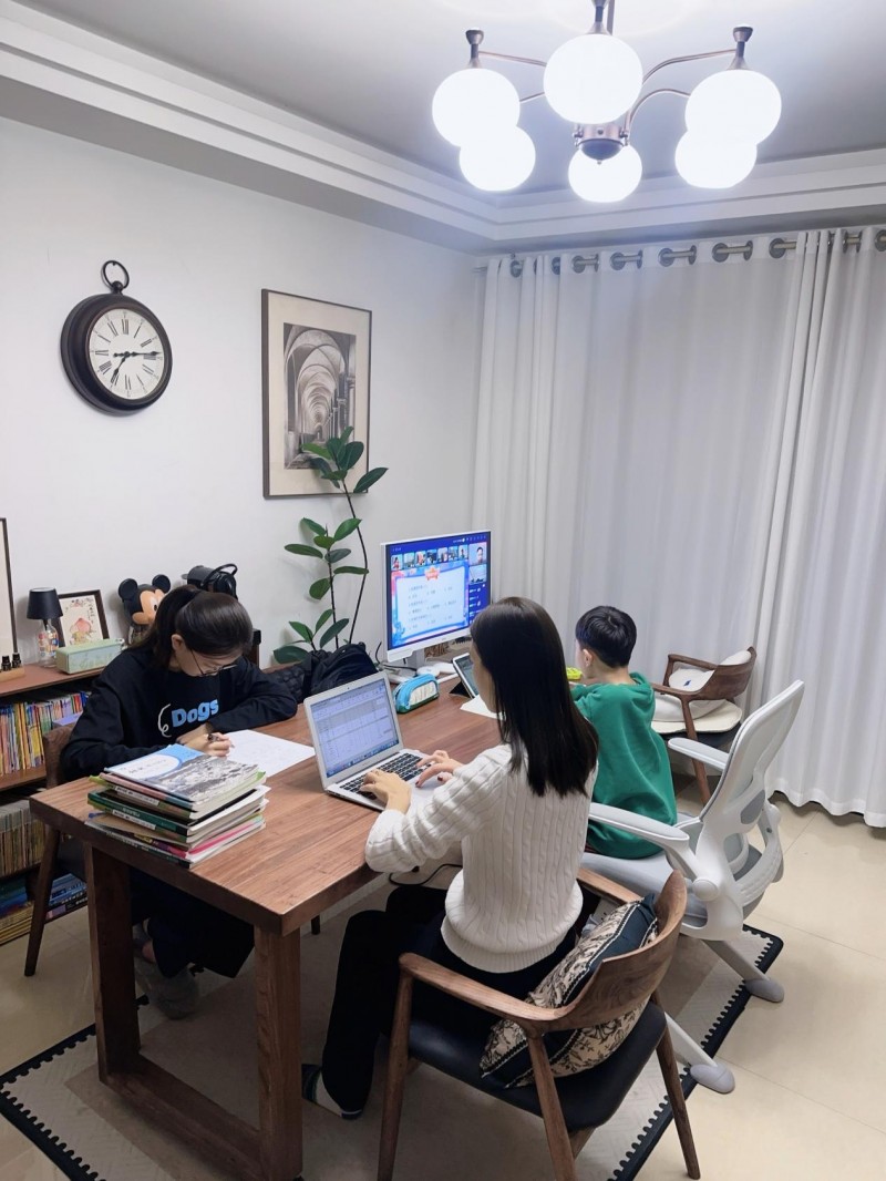 從&ldquo;網紅&rdquo;到&ldquo;長紅&rdquo;，泊逸書桌如何在小紅書火了一年？